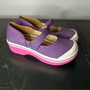 Dansko girls mary jane clogs size 34 purple